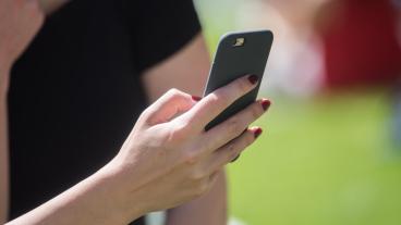 Spionprogrammet kan bland annat se allt som finns på telefonen som krypterade chattar, e-post, foton och GPS-data. Mobiltelefonerna kan även förvandlas till ljud- eller videoinspelare. Arkivbild.