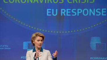 EU-kommissionens ordförande Ursula von der Leyen presenterar rekommendationer för hur medlemsländerna bör lätta på coronarestriktioner.