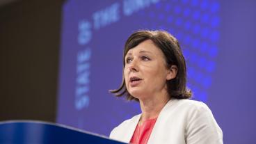 EU-kommissionens vice-ordförande Věra Jourová vill stärka journalisters säkerhet i EU