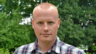 Utvecklingen i Europa ligger långt från de slitna klyschor om EU som ett freds-, frihets- och demokratiprojekt som vi är vana vid att höra. Åtstramningspolitiken har orsakat en skenande social kris och runt omkring i unionen undergrävs fundamentala demokratiska fri- och rättigheter. Det skriver Stefan Lindborg ordförande i Ung Vänster. 