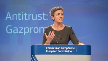 EU:s konkurrenskommissionär Margrethe Vestager ställer krav på ryska gasjätten Gazprom. 