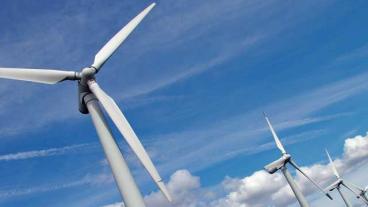 – Förra vintern led mellan 50 och 125 miljoner EU-medborgare av energifattigdom, skriver Jacques Delors och Staffan Nilsson.  