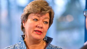 Jämställdhetsministern Maria Arnholms (FP) EU-analys är tunn, tafatt och svårförståeligt, skriver artikelförfattarna. Arkivbild.